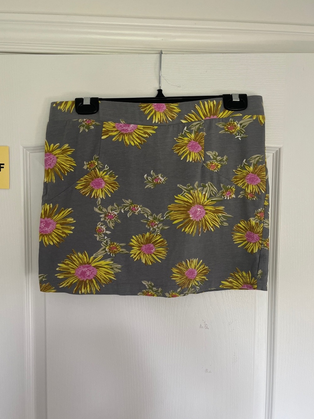 Billabong Gray Yellow Pink Flower Mini Skirt